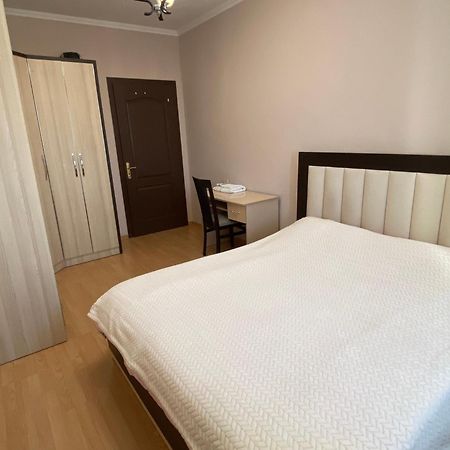 Comfortable 2-Br For 4 Tirana Exterior photo